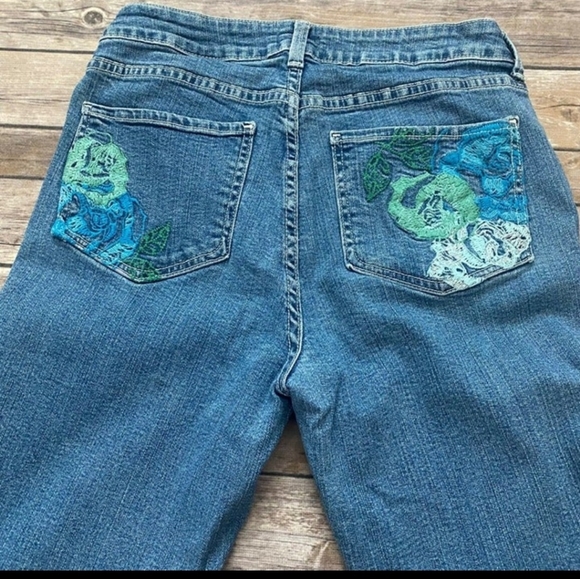 NYDJ Floral Embroidered Slim Straight Medium Wash Jeans - Picture 6 of 7